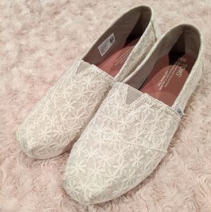 Toms Slip on Shoes Alpargatas